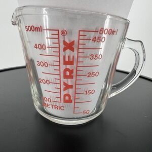 Pyrex Measuring Cup Liquid 2 Cup Capacity Glass D Handle Vintage 516 Red EUC
